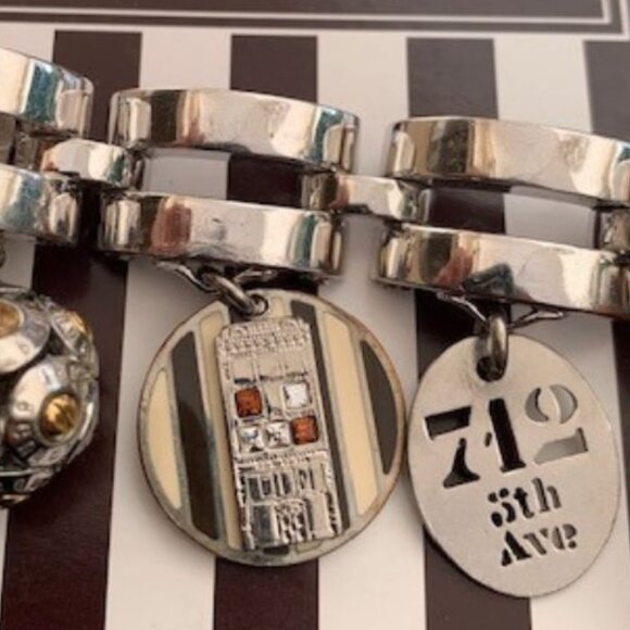 Henri Bendel Vintage Silver Link Six Charm Bracelet Rare - Picture 12 of 15